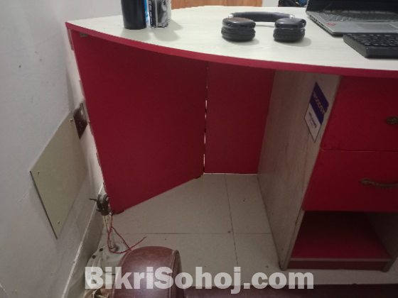 Office table